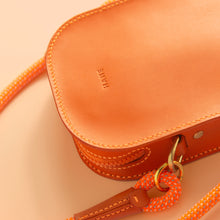 Load image into Gallery viewer, Zip Pouch Orange
